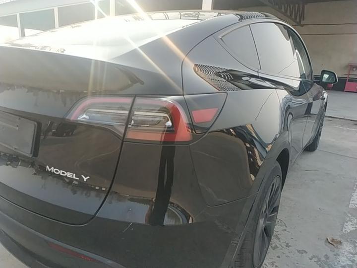 Model Y 2024 RWD photo 7