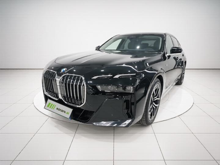 7 Series 2023 735Li M Sport Package