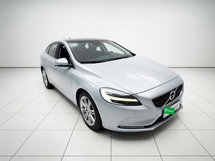 V40 2017 T3 photo 3