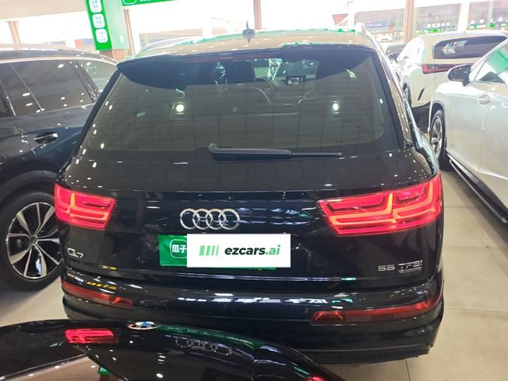 Q7 2019 55 TFSI Tech photo 3