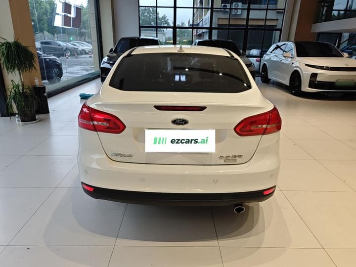 Focus 2017 Sedan EcoBoost 180 AT Elite photo 3