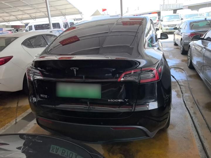 Model Y 2021 Standard Range RWD photo 3