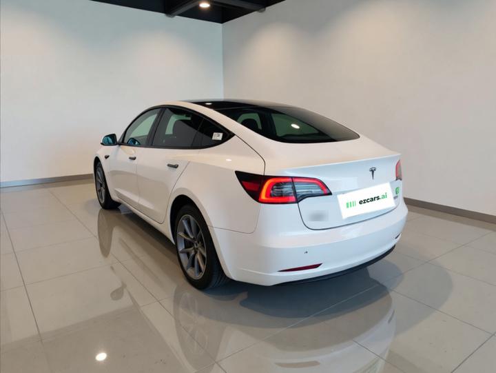 Model 3 2022 RWD photo 4