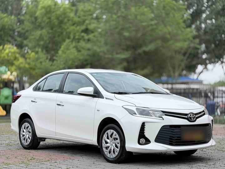 Vios 2022 1.5L 20 Anniversary Edition photo 2