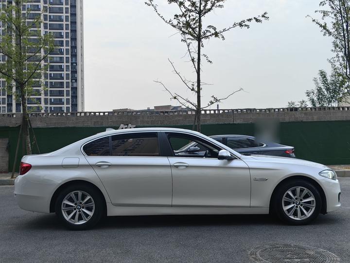 5 Series 2014 520Li photo 4