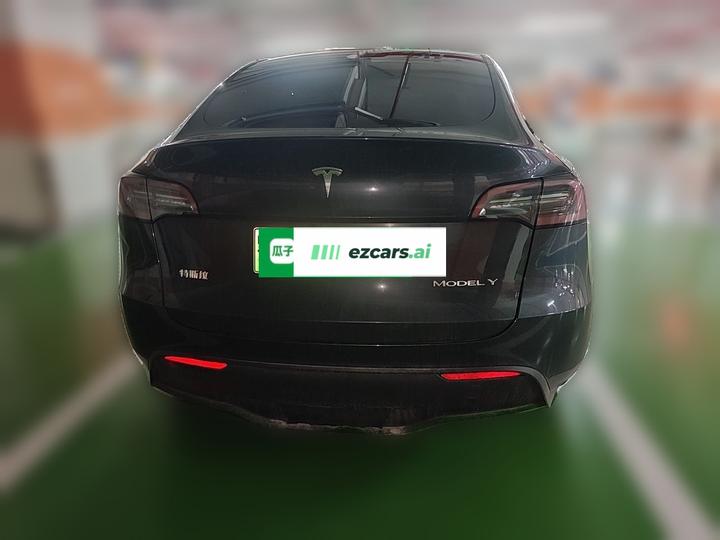 Model Y 2024 RWD photo 5