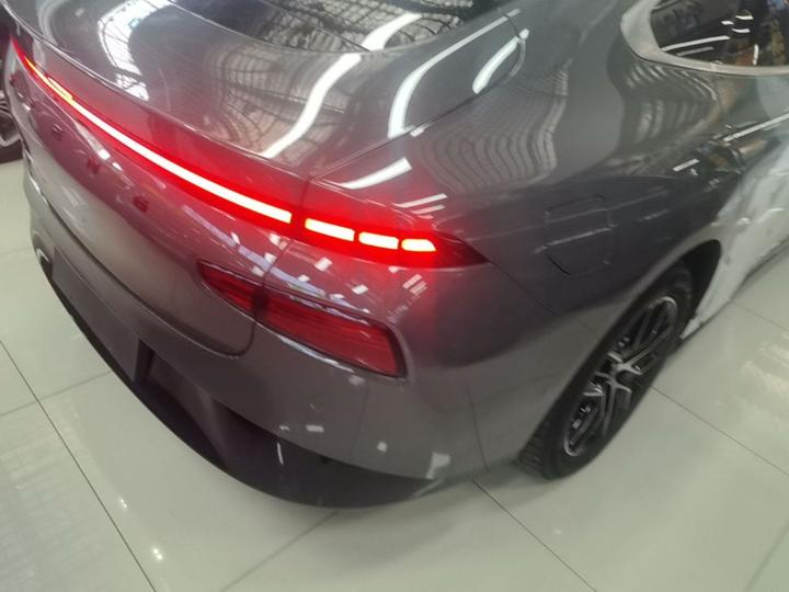 P7 2023 P7i 702 Pro photo 7