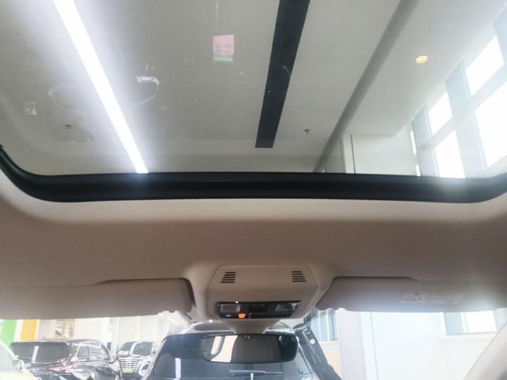 Viloran 2023 Facelift 380TSI Premium photo 8