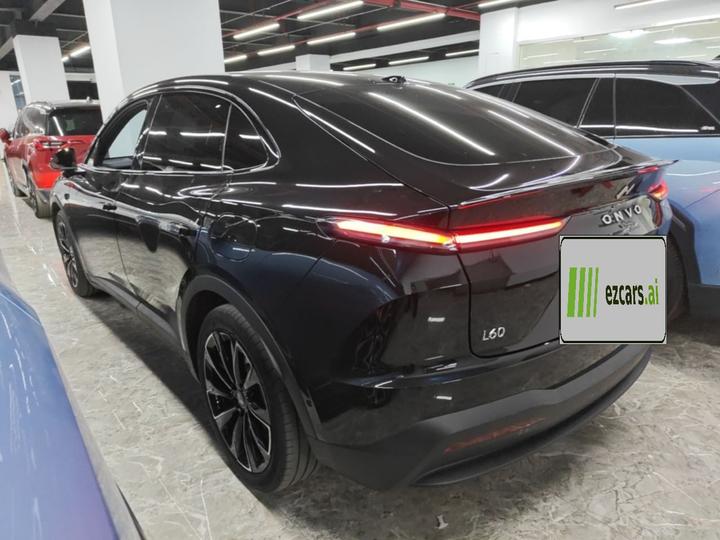 L60 2025 60kWh RWD photo 4