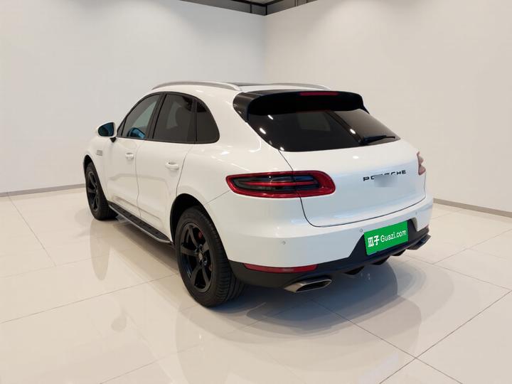 2017 Macan 2.0T photo 4