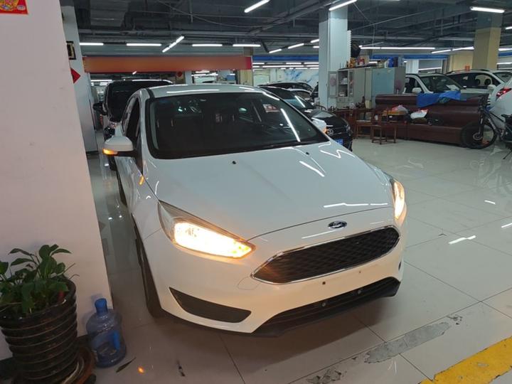 Focus 2018 Hatchback Classic 1.6L AT Comfort photo 3