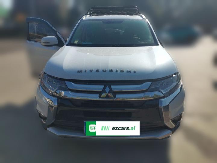 Outlander 2018 2.4L AWD Elite 5-Seater photo 2