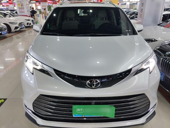 Sienna 2024 2.5L Hybrid Premium photo 2