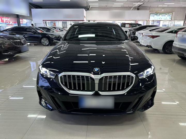 5 Series 2025 530Li Exclusive M Sport Package photo 2