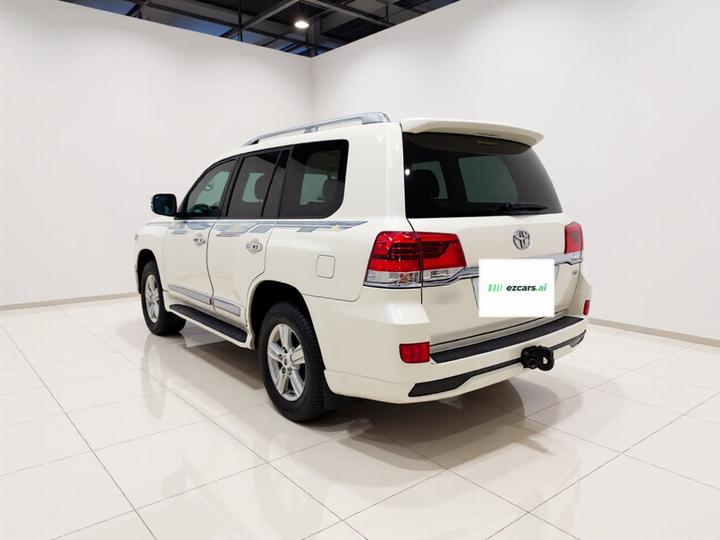 Land Cruiser Imported 2015 4.0L V6 Low Trim photo 4