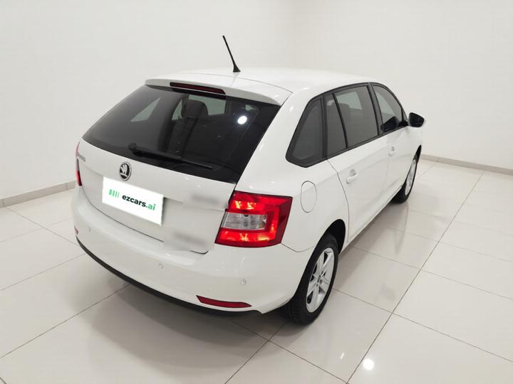 Rapid Spaceback 2016 Facelift 1.4L MT photo 6