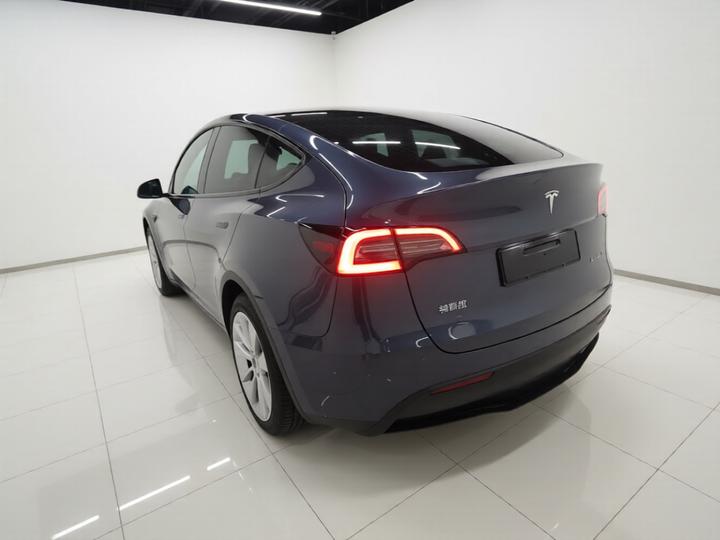 Model Y 2022 Facelift RWD photo 4
