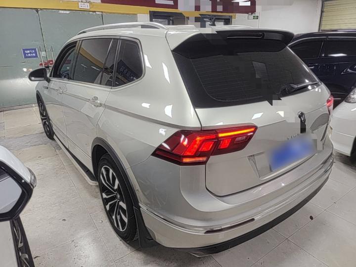 Tiguan L 2021 330TSI AT RWD R-Line photo 4