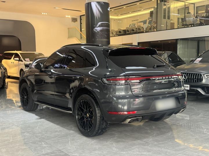 2018 Macan 2.0T photo 3