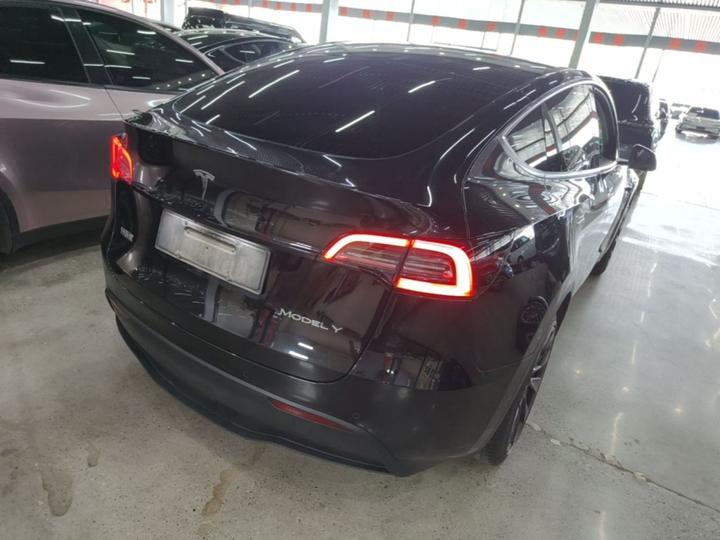 Model Y 2022 Facelift RWD photo 4