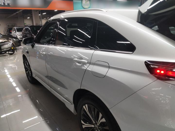 UR-V 2020 370TURBO RWD photo 4
