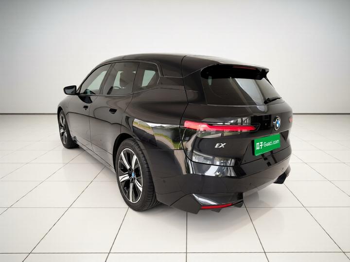 iX 2022 xDrive40 photo 4