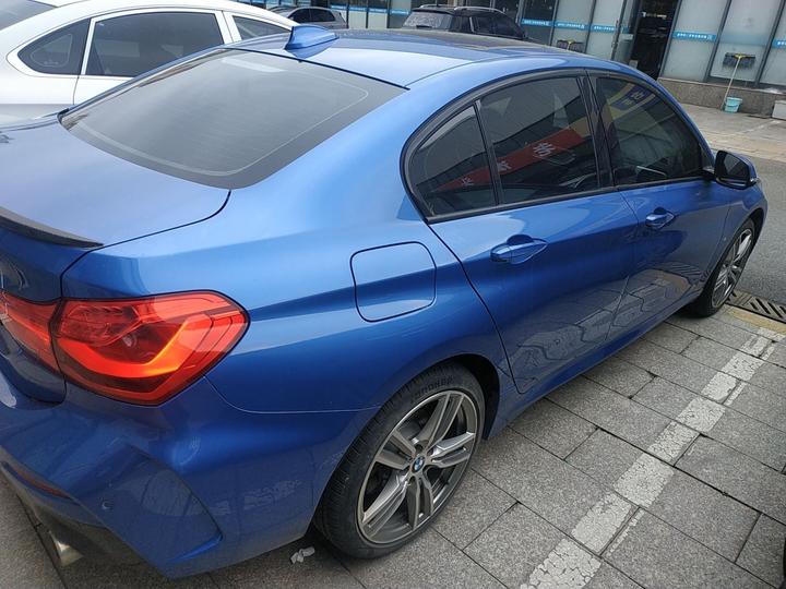 1 Series 2019 120i Leading M Sport Package photo 4
