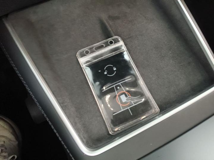 Model Y 2025 RWD photo 8