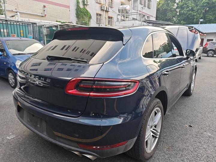 2017 Macan 2.0T photo 4