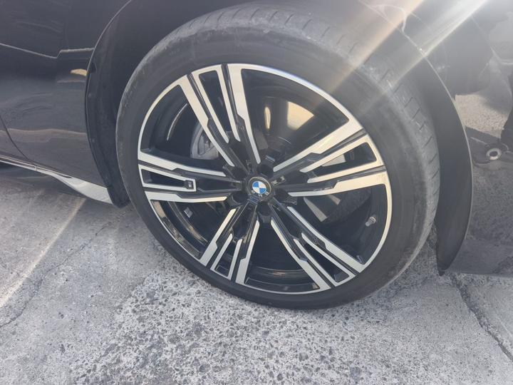 7 Series 2023 740Li Leading M Sport Package photo 8