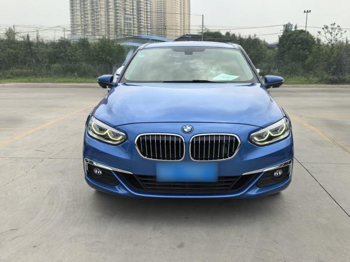 1 Series 2018 120i Design Package photo 2