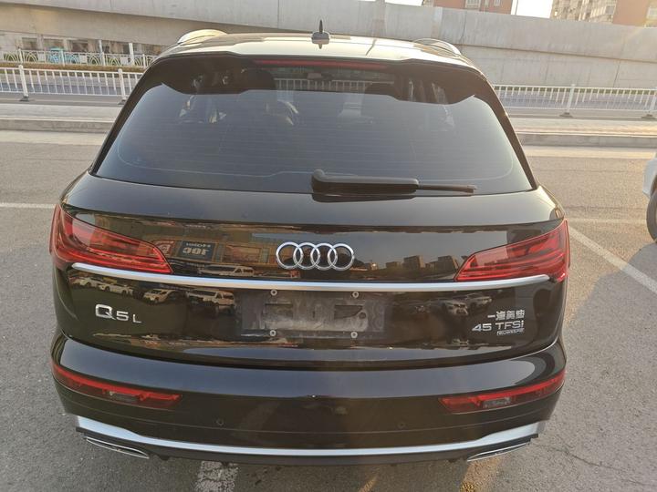 Q5L 2022 45T Luxury Dynamic photo 3