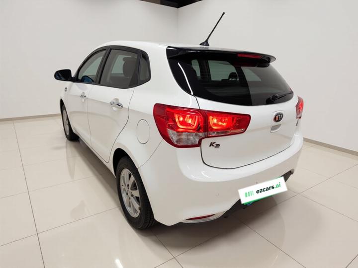 K2 2015 Hatchback 1.4L AT GLS photo 4