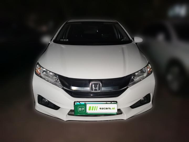 2015 1.5L CVT Luxury photo 2