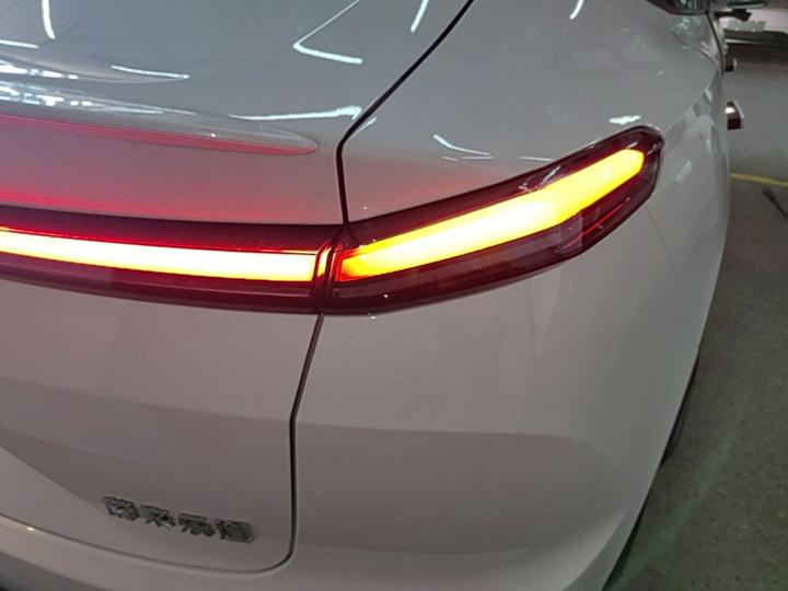 L60 2024 60kWh RWD photo 7