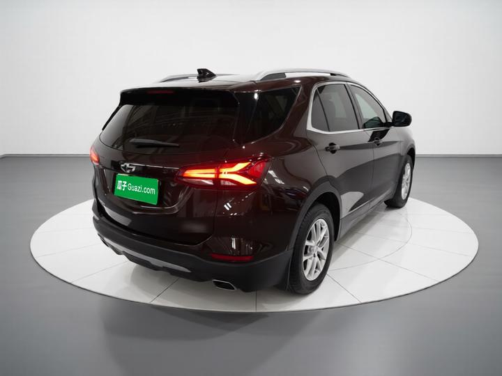 2022 535T photo 6