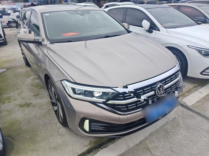 Sagitar 2023 300TSI DSG Excellence photo 3