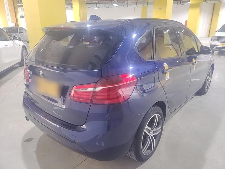 2 Series Wagon 2016 218i Sport Design Package photo 6