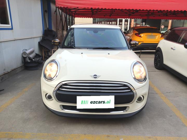 2019 1.5T ONE PLUS 5-Door photo 2