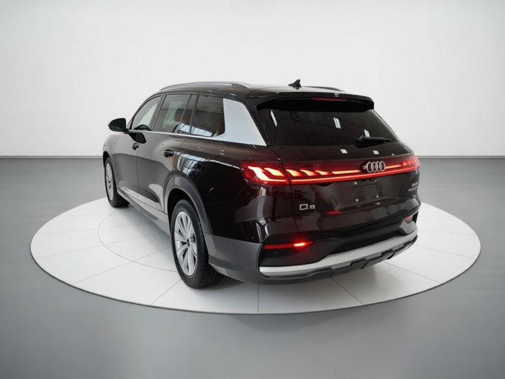 Q6 2024 45 TFSI quattro 6-Seater photo 4