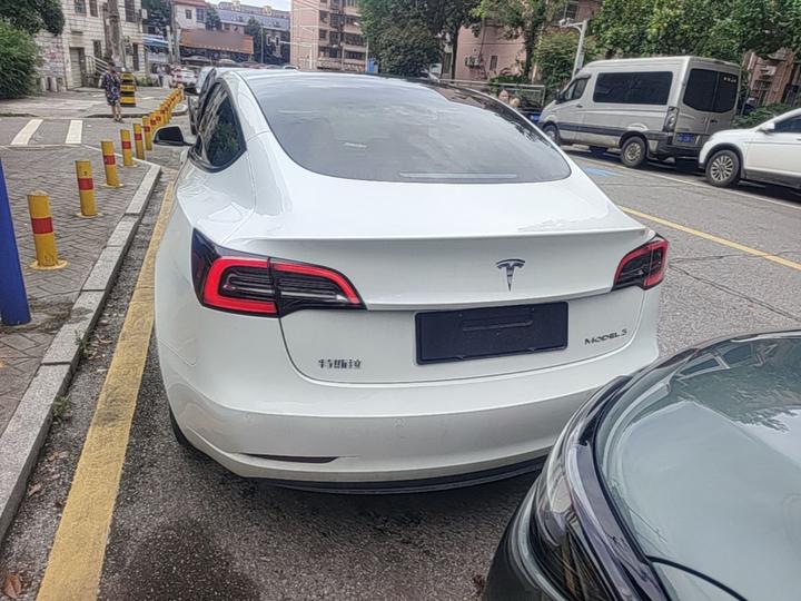 Model 3 2022 RWD photo 3