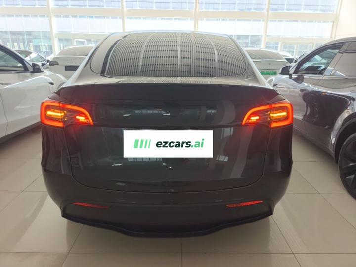 Model Y 2024 RWD photo 3