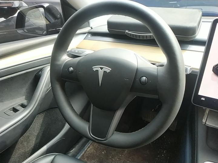 Model Y 2022 Facelift RWD photo 3