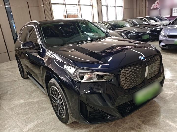 iX1 2023 eDrive25L M Sport Package photo 3