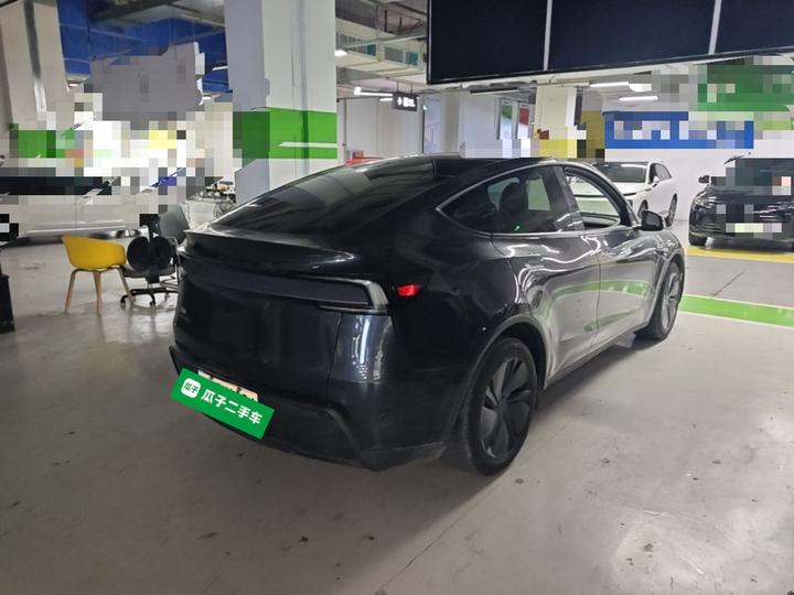 Model Y 2025 RWD photo 4