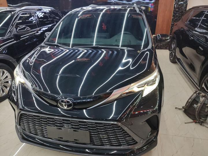 Granvia 2024 2.5L Hybrid Premium PLUS photo 2