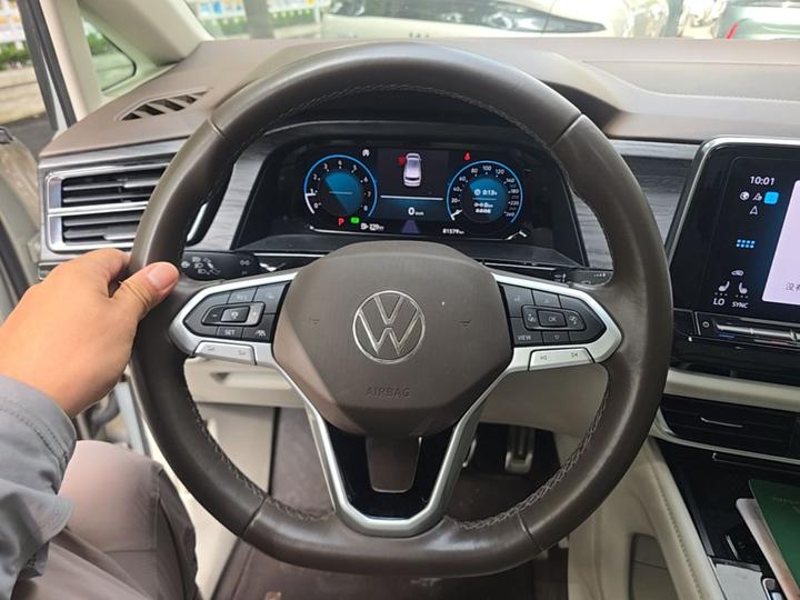Viloran 2022 380TSI Premium photo 3