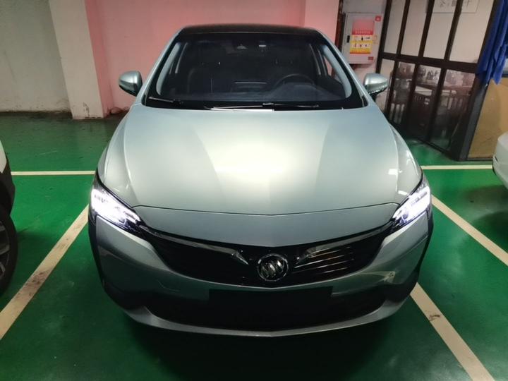6 2022 PHEV photo 2