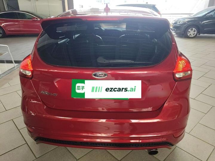 Focus 2017 Hatchback 1.6L MT Fashion photo 5