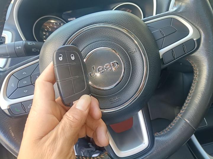 Compass 2017 200T AT photo 8